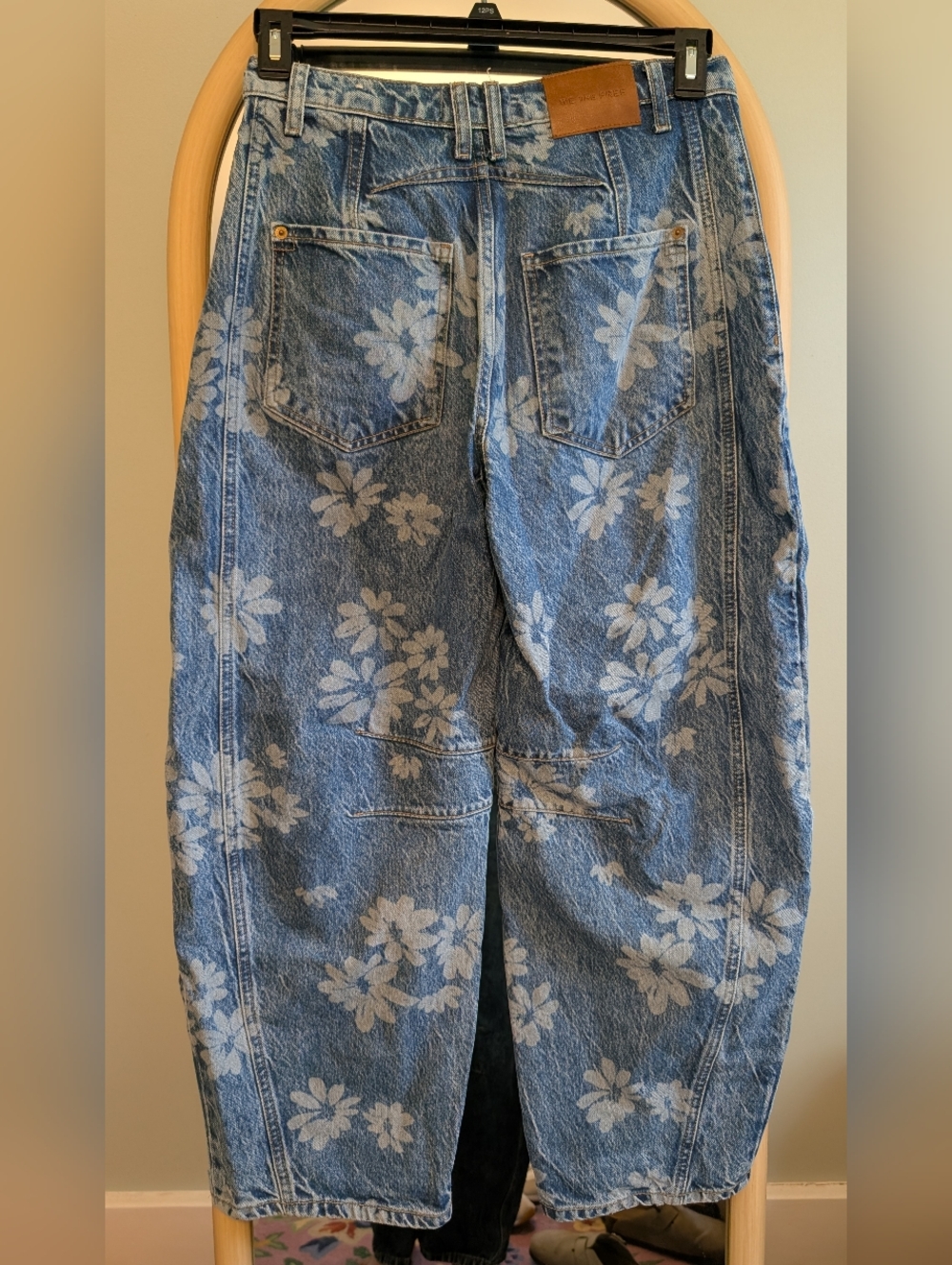 We The Free Blue Floral Good Luck Barrel Jeans - Picture 2 of 8
